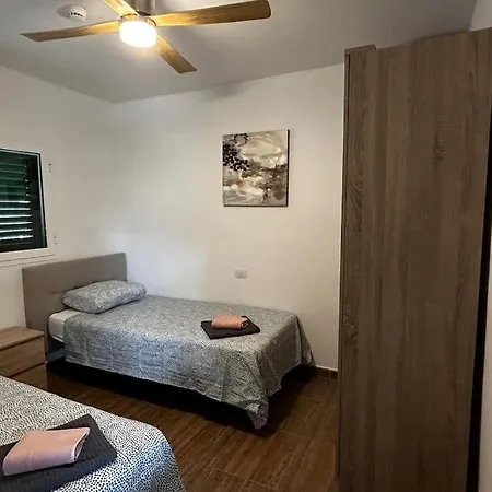 Beach Lovers From With Heated Pool Apartmán