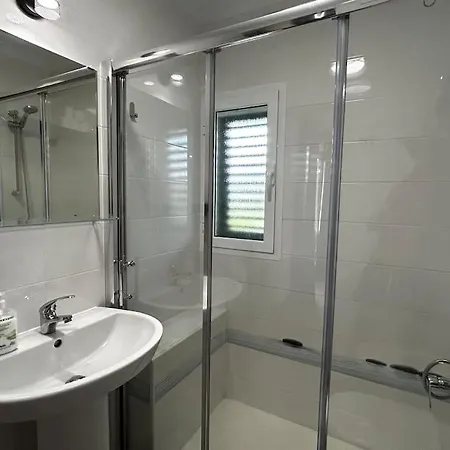 Beach Lovers From With Heated Pool Apartment *