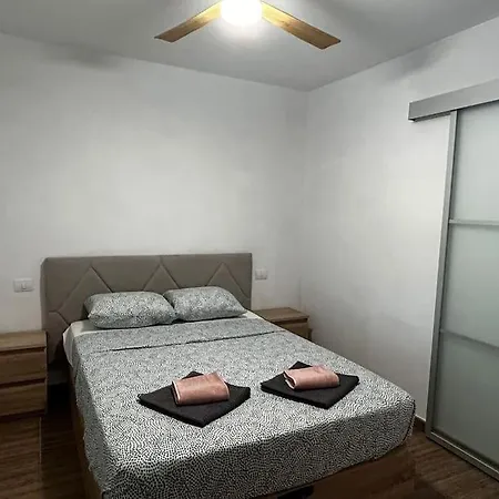 Beach Lovers From With Heated Pool Apartment Salamanca